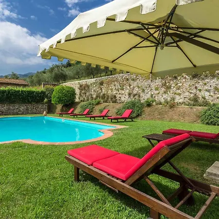 Elegant Hillside With Panoramic Views Villa