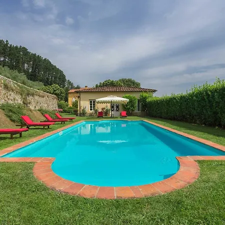 Вилла Elegant Hillside With Panoramic Views *